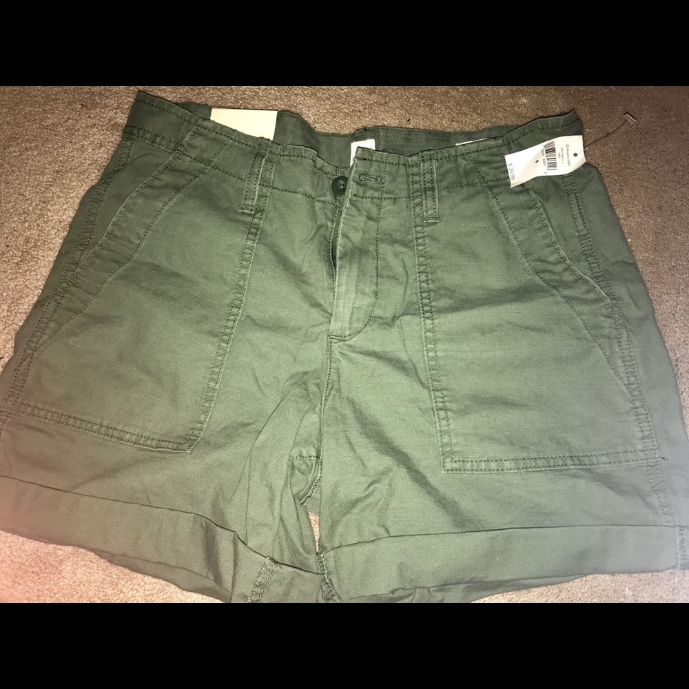 Girlfriend chino shorts